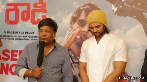 clicks-from-the-teaser-launch-event-of-gully-rowdy-3