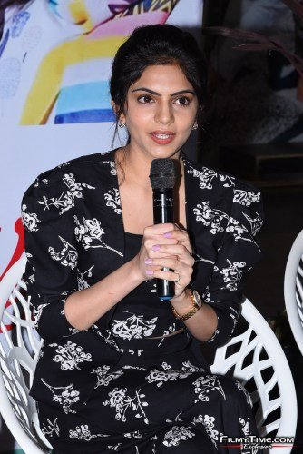 Telavarite-guruvaram-movie-Team-press-meet-at-MGB-mall-nellore-14