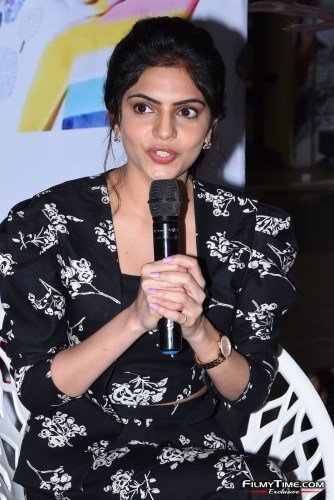 Telavarite-guruvaram-movie-Team-press-meet-at-MGB-mall-nellore-15