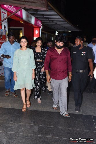 Telavarite-guruvaram-movie-Team-press-meet-at-MGB-mall-nellore-22