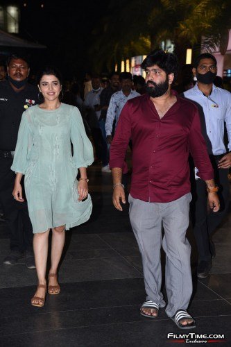 Telavarite-guruvaram-movie-Team-press-meet-at-MGB-mall-nellore-23