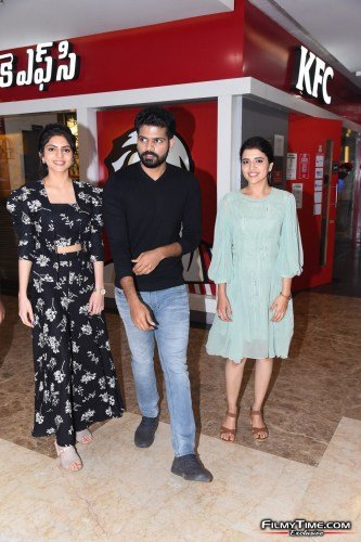 Telavarite-guruvaram-movie-Team-press-meet-at-MGB-mall-nellore-6