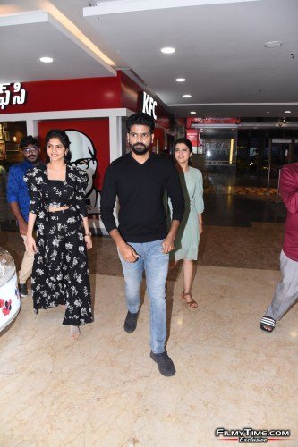 Telavarite-guruvaram-movie-Team-press-meet-at-MGB-mall-nellore-7