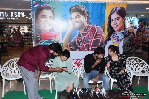 Telavarite-guruvaram-movie-Team-press-meet-at-MGB-mall-nellore-9