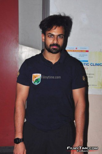 Vaishnav-Tej-Snapped-Shopping-In-Hyderabad-City-3