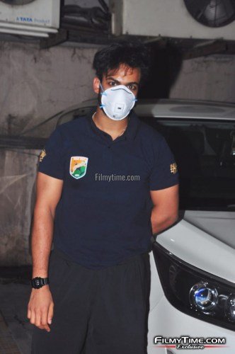 Vaishnav-Tej-Snapped-Shopping-In-Hyderabad-City-6