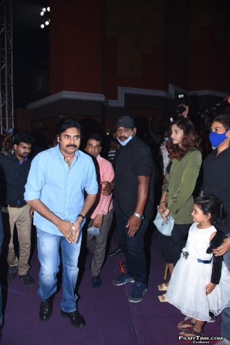 Vakeel-Saab-Movie-Pre-Release-Event-4-18