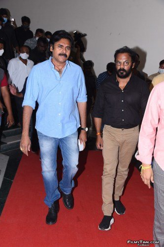 Vakeel-Saab-Movie-Pre-Release-Event-4-7