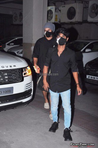 Vijay-devarakonda-snapped-at-Gym-in-Hyderabad-11