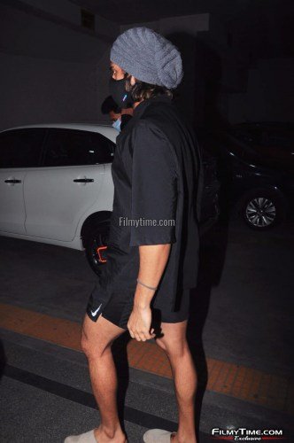 Vijay-devarakonda-snapped-at-Gym-in-Hyderabad-13