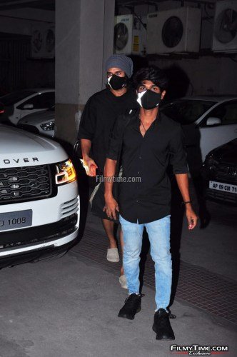 Vijay-devarakonda-snapped-at-Gym-in-Hyderabad-5