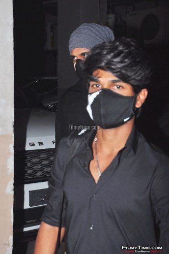 Vijay-devarakonda-snapped-at-Gym-in-Hyderabad-9